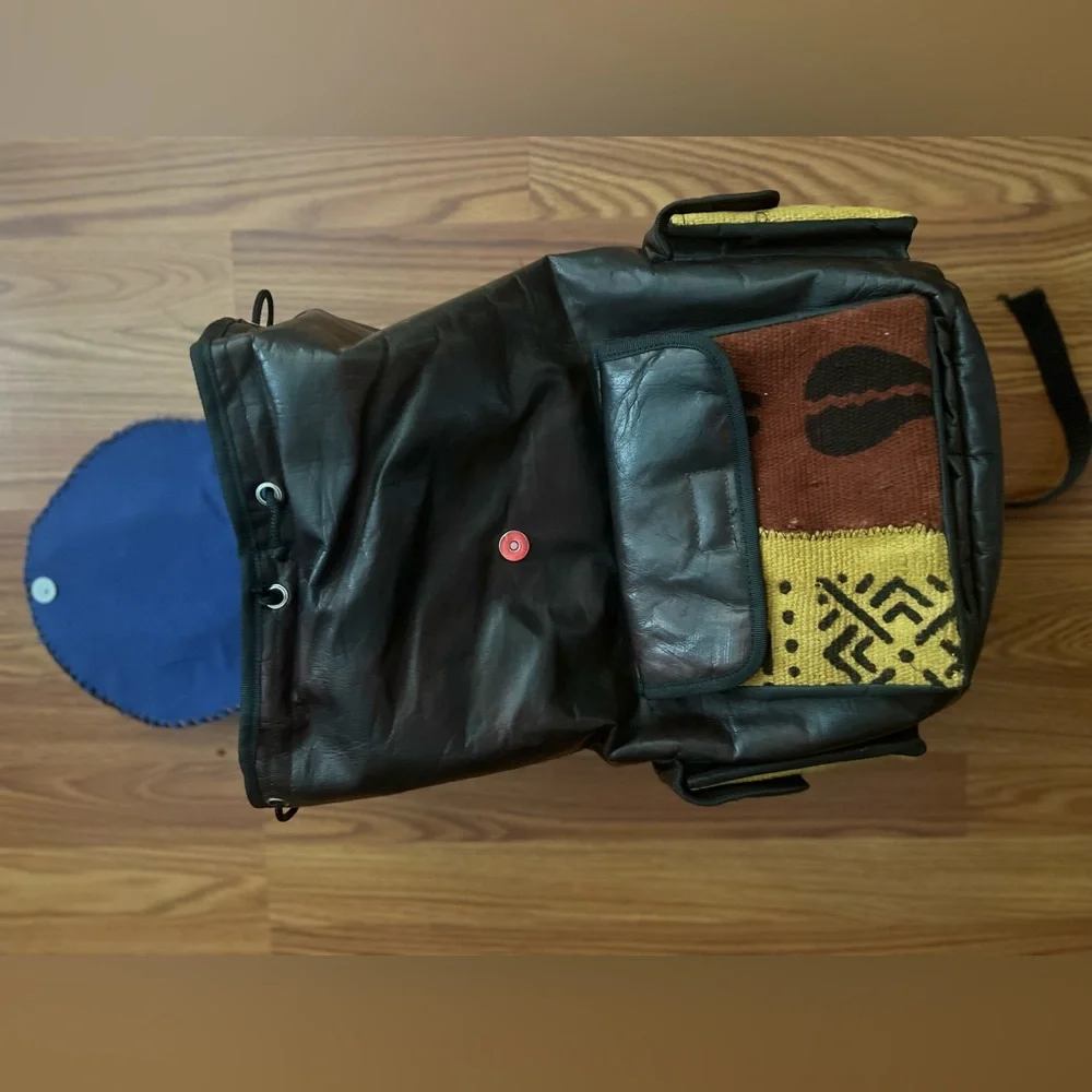 Backpack - Picture 4 of 7